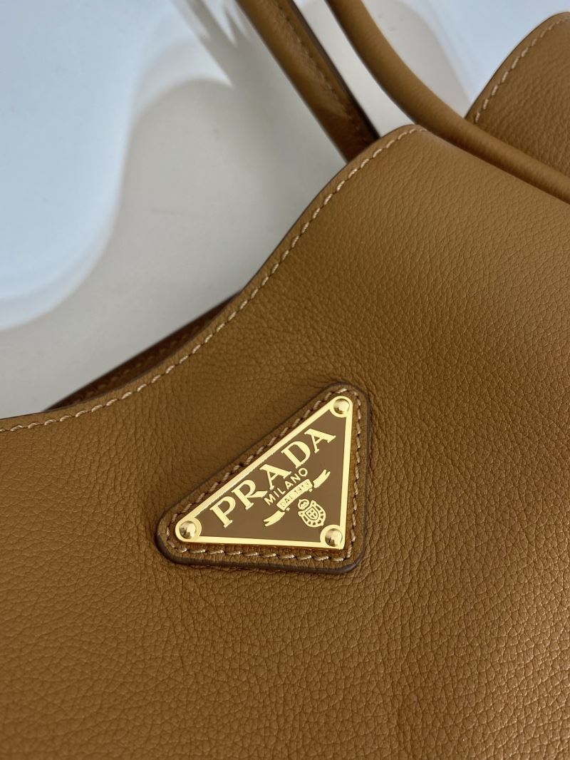 Pra*a tote bags
